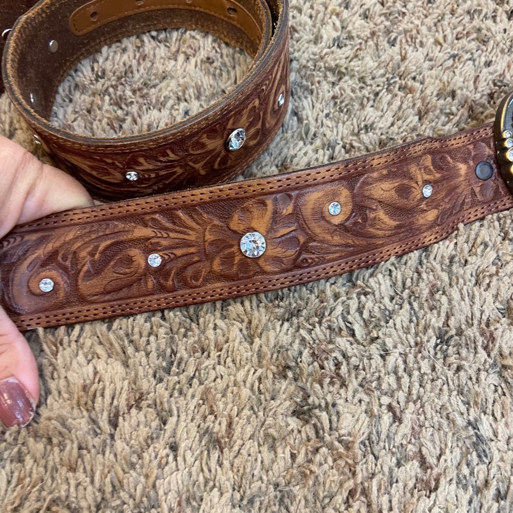 Tony Lama Brown Tooled Leather Rhinestone Western Belt Size 38 C50505. READ - Picture 7 of 8